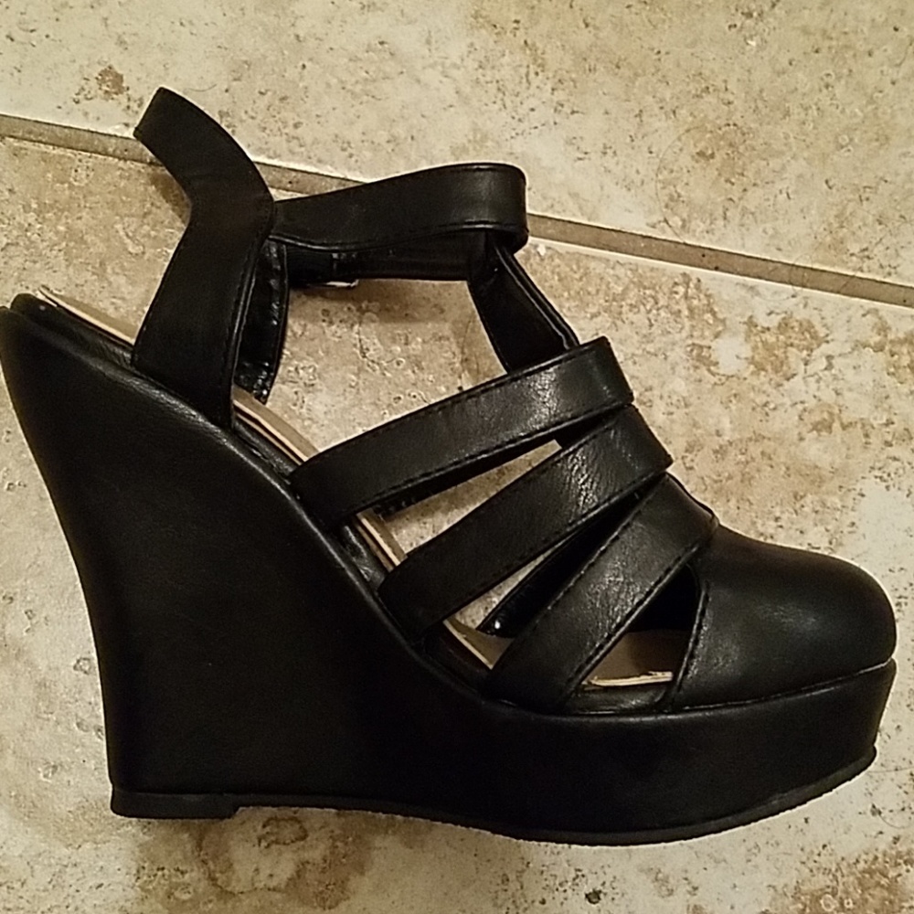 Black Wedges